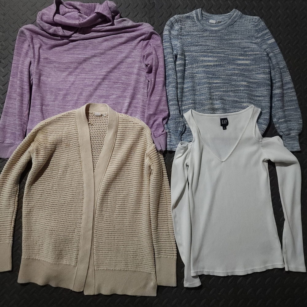 Gap Women's Tops Bundle lot of 4